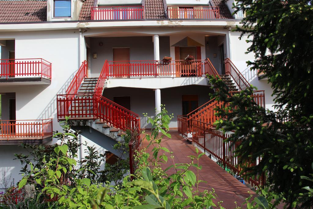 Lucanto Accommodations Calvello Værelse billede